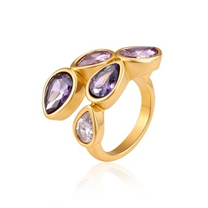Juego de Anillos de Acero Inoxidable Dorado con Circonitas, 14 Piezas, Anillos de Moda con Múltiples Piedras en Forma de Corazón, Esmeralda y Lágrima, Hipoalergénicos, Venta al Por Mayor OEM - Product Image 5