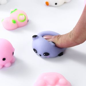 Jouets mignons en PVC en forme de dessin animé, jouets anti-stress à presser à la main, jouets originaux Kawaii pour filles et garçons - Product Image 6