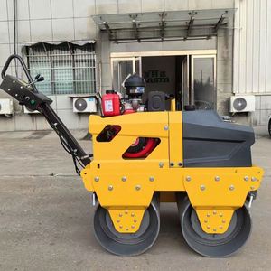 Compacte rouleuse vibrante à double tambour VR650 avec moteur Changfa, rayon de braquage court pour la construction en espaces étroits, poids de 540 kg - Product Image 4