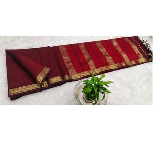 Sari en coton et soie Maheshwari Garbh Reshmi de LoomIndia, élégant, tissé à la main, vêtement ethnique indien traditionnel, pour mariage et Diwali - Product Image 4