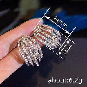 Orecchini a Perno E3512 in Oro Bianco con Cristalli, Incastonatura a Canale, Lussuosi per Uso Quotidiano Femminile - Product Image 6