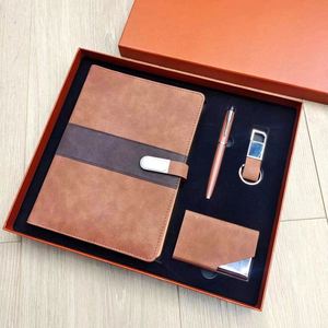 Ensemble cadeau personnalisé pour entreprise, carnet en PU à couverture rigide avec porte-clés, stylo, porte-cartes et fournitures de bureau, boîte cadeau en métal - Product Image 2