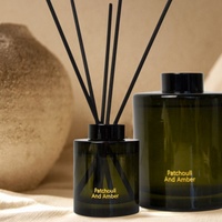 Diffuseur de parfum de luxe en verre 100ml 150ml 200ml 500ml en gros avec couvercle doré à vis et bâtonnets