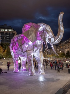 Escultura de <span class=keywords><strong>Panda</strong></span> Geométrica para Exteriores, Instalación Artística Iridiscente que Cambia de Color para Espacios Públicos - Product Image 6