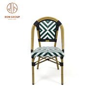 Vente en gros de chaises de restaurant empilables morden de bonne qualité avec cadre en aluminium Chaise de salle à manger en plein air en rotin PVC Chaises de jardin
