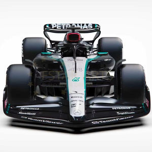 Modèle <span class=keywords><strong>de</strong></span> voiture <span class=keywords><strong>de</strong></span> course F1 personnalisé 1:1, modèle <span class=keywords><strong>de</strong></span> <span class=keywords><strong>train</strong></span> en résine, peint à la main, artistique, intérieur, haute fidélité, simulation réaliste, centre commercial - Product Image 1