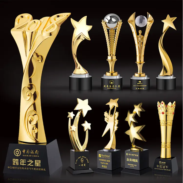 Dasar Piala Kristal dengan Hadiah Piala Bintang Logam