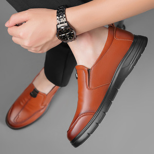 Mocassins en cuir pour hommes, à bout rond, respirants, avec semelle en caoutchouc, chaussures décontractées d'automne pour la conduite et le quotidien - Product Image 2