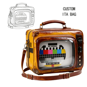 Usine de fabrication de sacs Ita personnalisés produisant des sacs à dos Ita en forme de cœur de grande taille pour Apple TV avec panneau d'insertion pour l'affichage de badges d'anime - Product Image 3