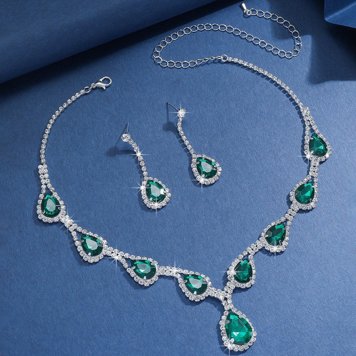 สีเขียว