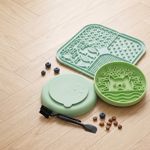 Tapis de léchage pour animaux de compagnie en silicone de qualité alimentaire, ensemble de tapis de léchage pour chien à alimentation lente pour soulager l'anxiété, logo personnalisé OEM, sans BPA, lavable, vaisselle pour animaux de compagnie - Product Image 2