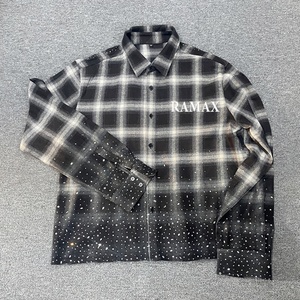 เสื้อเชิ้ตแขนยาวลายสก็อตทรงหลวมผ้าฝ้าย 100% สไตล์วินเทจตกแต่งด้วยคริสตัลสีสันสดใสแบบ Acid Wash พร้อมโลโก้สั่งทำพิเศษสำหรับผู้ชาย - Product Image 1