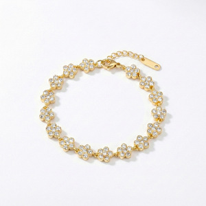 กำไลข้อมือสแตนเลส กำไลข้อมือประดับจี้ เครื่องประดับทอง 18k รูปหัวใจ 3 มิติ ประดับเพชรซิคอน กำไลข้อมือแฟชั่นสำหรับผู้หญิงแบบเทนนิส - Product Image 5