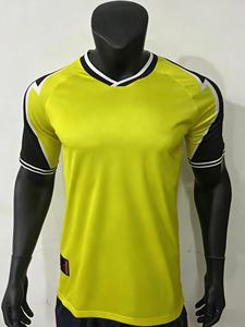 <span class=keywords><strong>Ensemble</strong></span> de survêtement de football rétro <span class=keywords><strong>Dortmund</strong></span> Vintage Kit, maillot de football 100% polyester, séchage rapide, imperméable, extensible, service OEM - Product Image 2