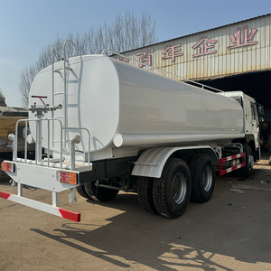 Camion-citerne Sinotruk d'occasion 20000L Diesel 20CBM Transport d'eau Howo 6x4 Camion-citerne à eau pour l'aménagement paysager - Product Image 3
