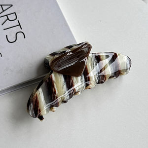 किलिंग फैशन सुरुचिपूर्ण दिल आकार बड़े आकार के महिला एसिटिक एसिड बाल पंजा - Product Image 5