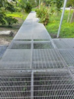 Grille en acier galvanisé à chaud pour plateforme industrielle, grilles en acier dentelées pour sol