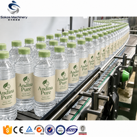 Chaîne de production automatique de remplissage d'eau minérale en bouteilles PET Sokos, capacité 15 000 BPH, pour petites usines