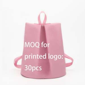 Sac à dos de danse rose personnalisable avec logo, idéal pour la danse classique et latine, en tissu Oxford imperméable de qualité supérieure, parfait comme cadeau pour les cours de formation. - Product Image 1