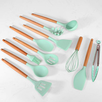 Vente en gros de 12 pièces d'accessoires de cuisine et d'outils de cuisine avec poignées en bois Ustensiles de cuisine en silicone Cuisine alimentaire Utilisation de cocina