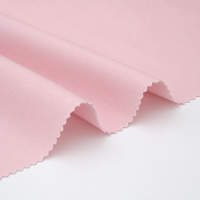 Tissu pour uniforme d'infirmière en polycoton TC traité couleur personnalisée, doux, fluide, antimicrobien et résistant au chlore