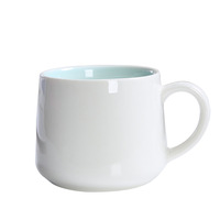 Offre Spéciale tasse en porcelaine de tasse à café en vrac de dessin animé créatif en céramique 3D avec des animaux à l'intérieur