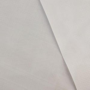 Membrane de barrière vapeur synthétique pour toiture, sous-couche stratifiée en tissu non tissé PP et tissé PE, anti-vieillissement, pour isolation des maisons - Product Image 4