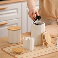 Ensemble de pots de cuisine en céramique blanche en gros avec couvercles en bambou, contenants hermétiques pour aliments