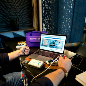 Appareil de thérapie intelligent Deta Elis BRT-DV7a professionnel portable en laiton massif pour analyse de la santé à domicile, bienfaits raffermissants et tenseurs - Product Image 1