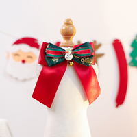 Hoodie de Noël ajustable en tricot pour chien, étiquette dorée, bavoir doux pour chat, accessoire festif pour chiot, collier d'hiver pour fête, mignon et lavable