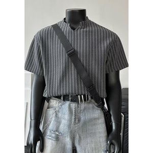 T-shirt estiva da uomo casual, a maniche corte, con scollo a V, fantasia a spina di pesce, in poliestere, antipiega, vestibilità ampia, best-seller per il commercio estero - Product Image 3