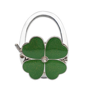Alliage de zinc trèfle <span class=keywords><strong>à</strong></span> quatre feuilles suspendu <span class=keywords><strong>sac</strong></span> cintre Portable pliant bureau <span class=keywords><strong>sac</strong></span> <span class=keywords><strong>à</strong></span> <span class=keywords><strong>main</strong></span> fourre-tout <span class=keywords><strong>Table</strong></span> crochet goutte <span class=keywords><strong>sac</strong></span> spécial pièces accessoires - Product Image 6