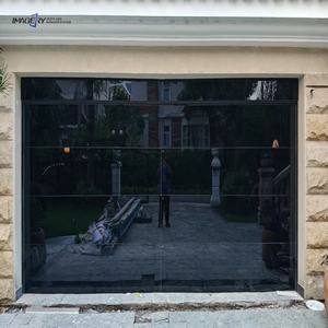 Puerta <span class=keywords><strong>de</strong></span> Garaje Seccional <span class=keywords><strong>de</strong></span> Aluminio con Vidrio Negro Tintado <span class=keywords><strong>de</strong></span> Vista Completa, con Marco Oculto Automático <span class=keywords><strong>de</strong></span> Estilo Moderno para Villa o Taller - Product Image 1
