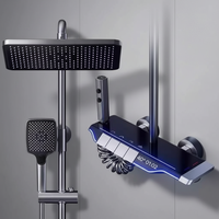 Ensemble de douche intelligent en laiton à température constante, avec affichage numérique chromé et pommeau de douche gris à effet pluie et fonction de surpression