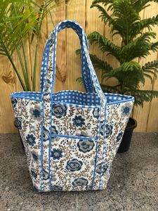 กระเป๋าโท้ทผ้าฝ้ายลายดอกไม้พิมพ์ลายบล็อกอินเดียสำหรับผู้หญิง ขายดี สีเข้ากัน จุของได้เยอะ - Product Image 4