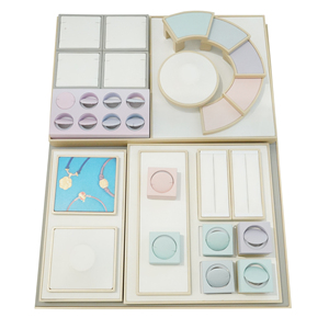 รองรับวัสดุหลากหลายและโลโก้แบรนด์ที่แตกต่างกัน ผลิตจากหนัง PU กำมะหยี่ ไม้ และโลหะ สำหรับใช้เป็นอุปกรณ์ประกอบฉากถ่ายภาพเครื่องประดับ - Product Image 3