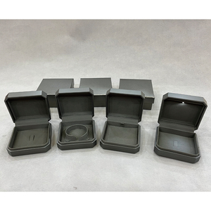 Caja de Regalo de Plástico Negro de Lujo Personalizada con Logotipo, Caja de Joyería de Terciopelo con Luz LED para Collares y Anillos - Product Image 1