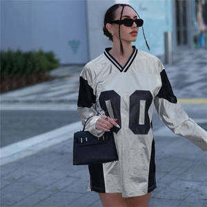 T-shirt con stampa numero Color block da donna autunno tendenza con scollo a V sportivo morbido stile Street Casual t-shirt stile selvaggio - Product Image 4