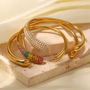 Perhiasan Wanita keluaran baru gelang emas kubah tanpa pudar baja tahan karat musim panas gelang manset zirkon warna-warni mutiara imitasi kecil 18k