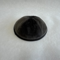 Kippah de Terciopelo Alemán Personalizada, Samtkippa Judía con Logotipo Bordado, Yarmulke Personalizada, Gorro Judío para Boda