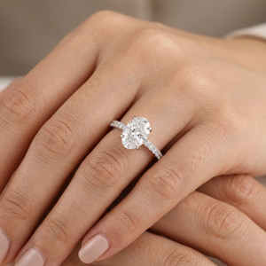 Anillo de Compromiso Clásico con Banda Pavé, Diamante Ovalado de 1.5ct, Corte D VS1, Certificado IGI, Oro Sólido de 10k/14k - Product Image 4