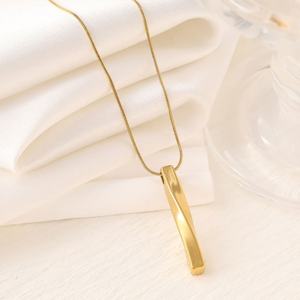 Collares con Dijes Modernos Personalizados 2026, Joyería Minimalista Hipoalergénica, Collar de Acero Inoxidable 316L con Baño de Oro PVD de 18k para Mujer - Product Image 3