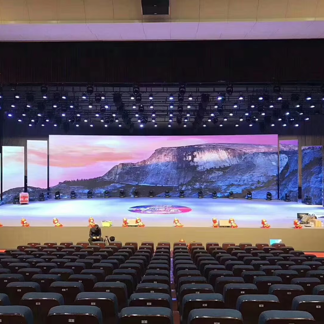 P2 P2.5 P3.9 Full Color Indoor LED Screen 4K Display Modular Panel Seamless LED Video Wall for TV Studio Church Stage Event