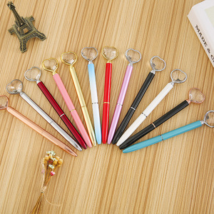 Bolígrafo de Metal con Diamante Grande en Forma de Corazón, Personalizable con Logotipo, Elegante Artículo de Papelería para Regalos de Despedida de Soltera, Venta al Por Mayor - Product Image 6