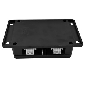 Controlador de deslizamiento sincronizado de doble motor Lippert 13398-D0 para sistemas eléctricos de vehículos recreativos - Product Image 1