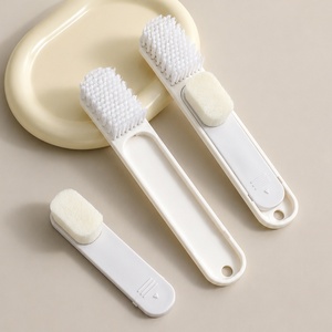 Juego de cepillos para zapatos 2 en 1 con espátula, kit de herramientas de limpieza portátil para zapatillas, zapatos de cuero, botas, raspador con mango antideslizante - Product Image 1