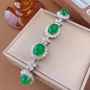 Bracelet Chaîne Géométrique Plaqué Or en Laiton Écologique avec Calcédoine Verte et Zircon, Bijou de Mode Féminin Élégant pour le Quotidien, Vente en Gros - Product Image 4