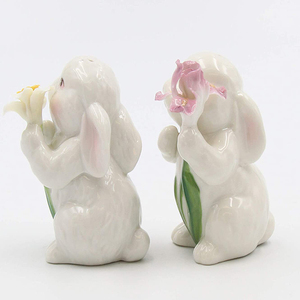 Mini secoueur de sel et de poivre en céramique, peinte à la main - Product Image 5