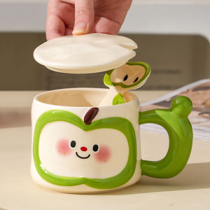 Taza de Café de Cerámica con Diseño de Manzana, con Tapa y Cuchara - Product Image 6