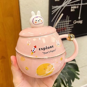 Tasse à café japonaise en céramique rose, avec couvercle et cuillère, en céramique, kawaii planètes, vente en gros - Product Image 2